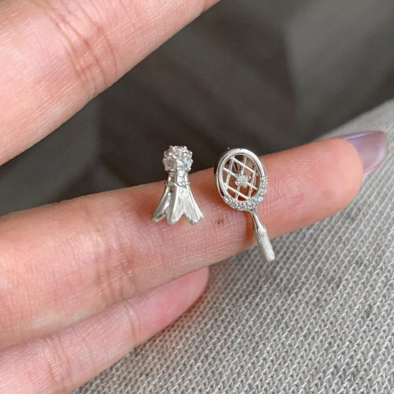 Light luxury inlay diamonds badminton racket necklaces earrings for women bracelet elegant classic charms party jewelry sets
Light luxury inlay diamonds badminton racket necklaces earrings for women bracelet elegant classic charms party jewelry sets