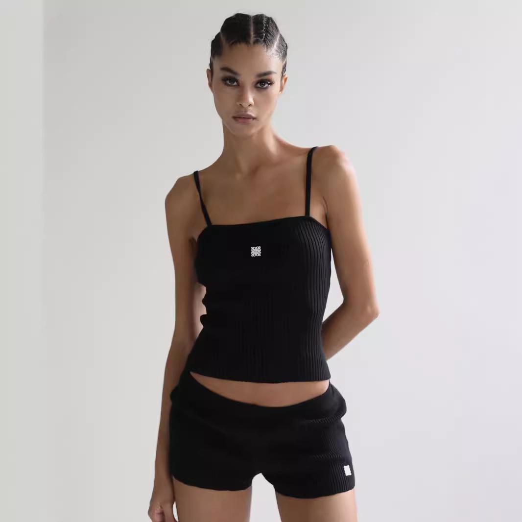 Korean Badblood Women s Slim Knitted Camisole - Sexy Crop Top with Logo Embroidery Medium
Korean Badblood Women s Slim Knitted Camisole - Sexy Crop Top with Logo Embroidery Medium