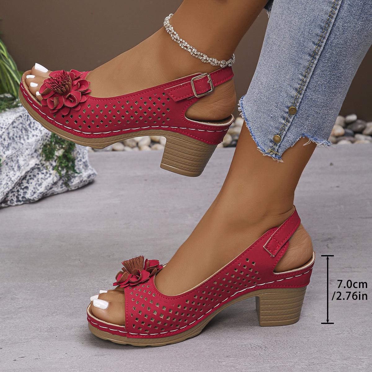 Large size flower high heel cool slippers for women summer new European and American fashion thick heel buckle with cool slippers for women 36
Large size flower high heel cool slippers for women summer new European and American fashion thick heel buckle with cool slippers for women 36