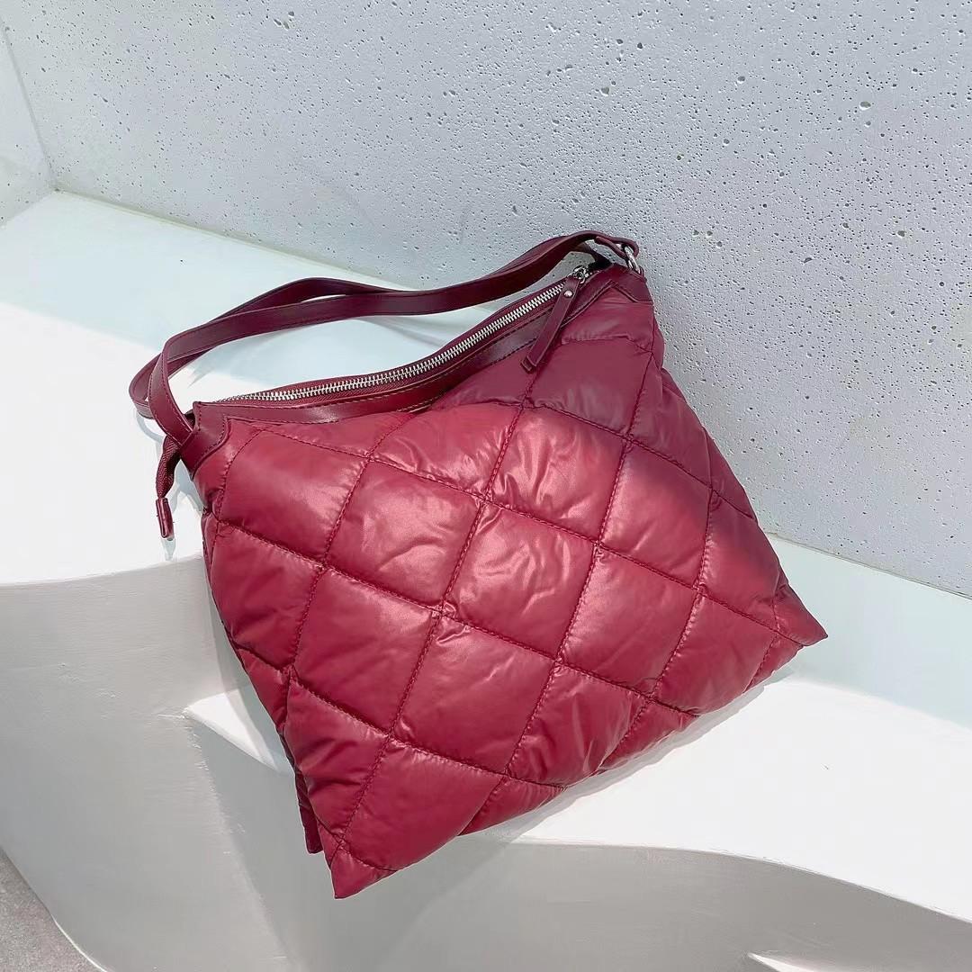 Женские сумки с градиентом воды и бриллиантами, модные холщовые сумки на плечо, женские сумки высокого качества, вечерние сумки, кошельки 2022 Black
Женские сумки с градиентом воды и бриллиантами, модные холщовые сумки на плечо, женские сумки высокого качества, вечерние сумки, кошельки 2022 Black