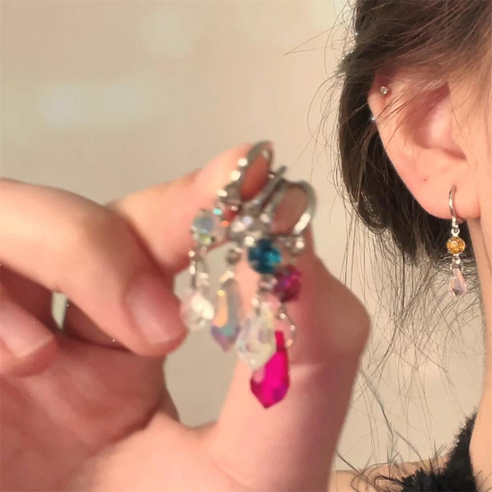Glass water drop fringed earrings retro niche design fashionable versatile ear buckle light luxury high sense exquisite earrings women
Glass water drop fringed earrings retro niche design fashionable versatile ear buckle light luxury high sense exquisite earrings women