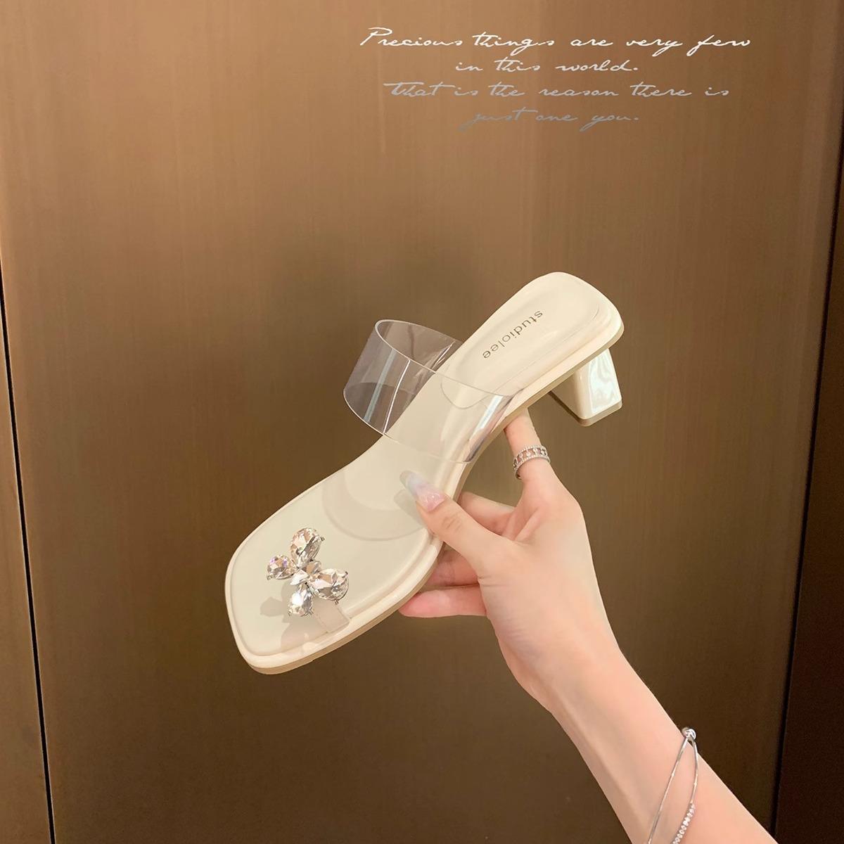 Sheepskin version~ Exquisite butterfly rhinestone temperament square head transparent belt high heels cool slippers women s half drag 35
Sheepskin version~ Exquisite butterfly rhinestone temperament square head transparent belt high heels cool slippers women s half drag 35