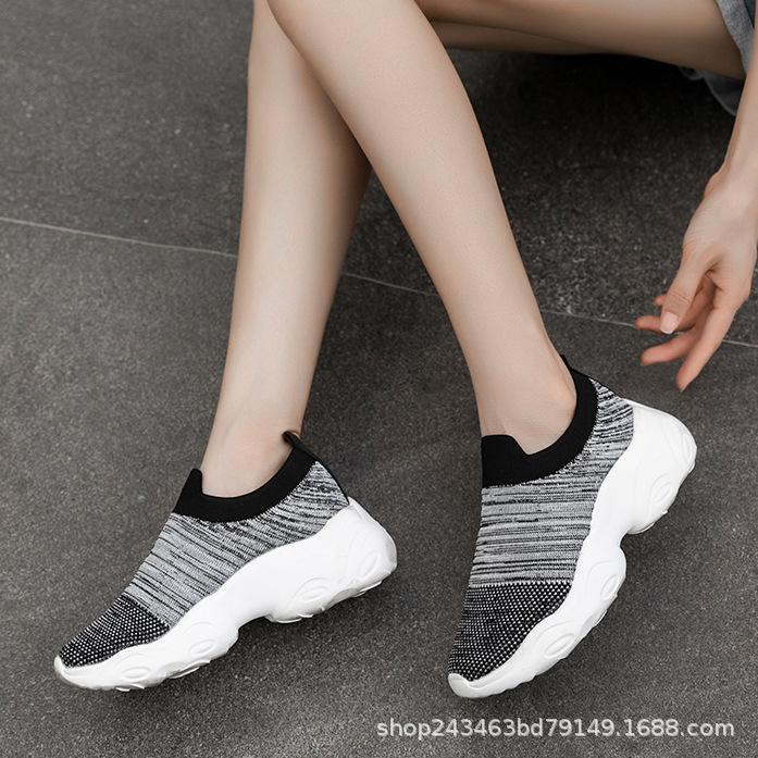 2025 new one-pedal cloth shoes middle-aged and elderly mother shoes flying woven socks shoes soft low square dance shoes light dance 35
2025 new one-pedal cloth shoes middle-aged and elderly mother shoes flying woven socks shoes soft low square dance shoes light dance 35