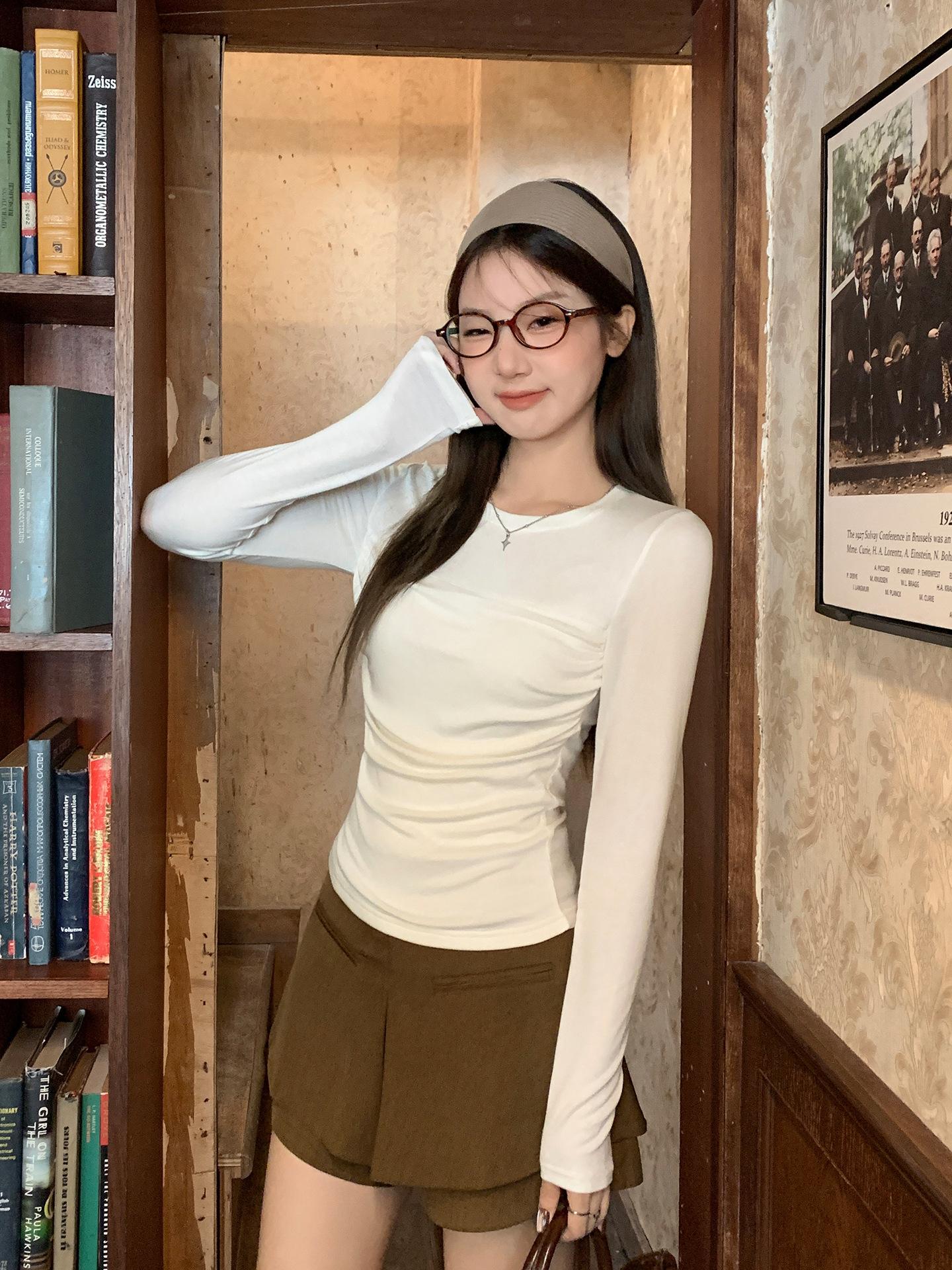 French pure desire pleated waist round neck long-sleeved t-shirt slim and thin high-end autumn new women s L брудно-білий
French pure desire pleated waist round neck long-sleeved t-shirt slim and thin high-end autumn new women s L брудно-білий