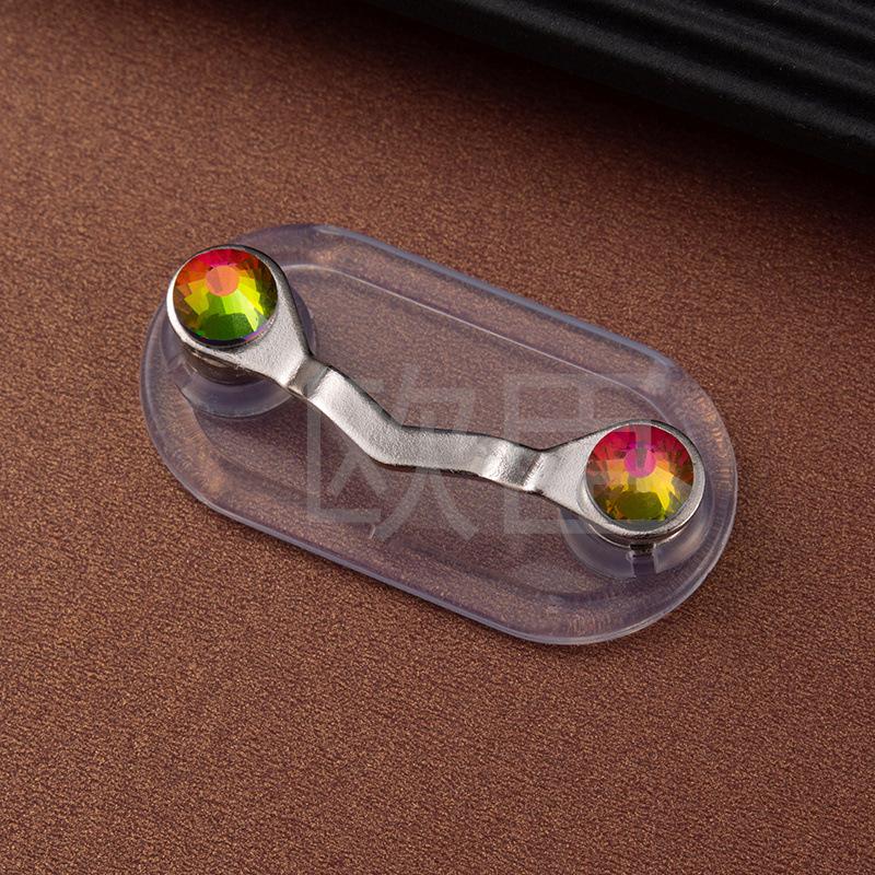 Magnetic Eyeglass Holder Clip V-Shaped Brooch Stainless Steel Frame Durable Design Secure Fit for Glasses Storage and Organization One Size
Magnetic Eyeglass Holder Clip V-Shaped Brooch Stainless Steel Frame Durable Design Secure Fit for Glasses Storage and Organization One Size