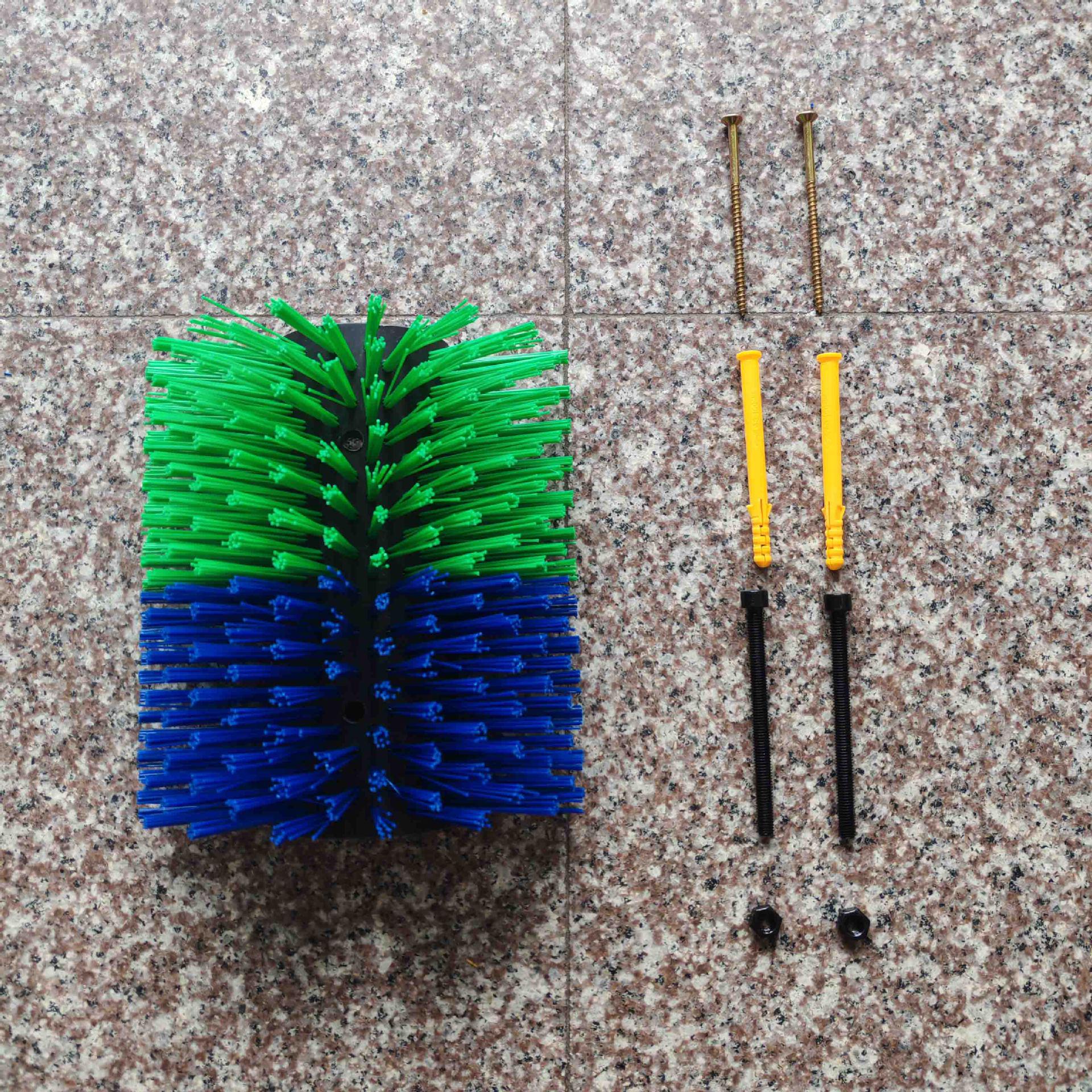 Маленькая щетка для тела голштинской коровы - Массажный и чистящий инструмент для домашнего скота
Маленькая щетка для тела голштинской коровы - Массажный и чистящий инструмент для домашнего скота