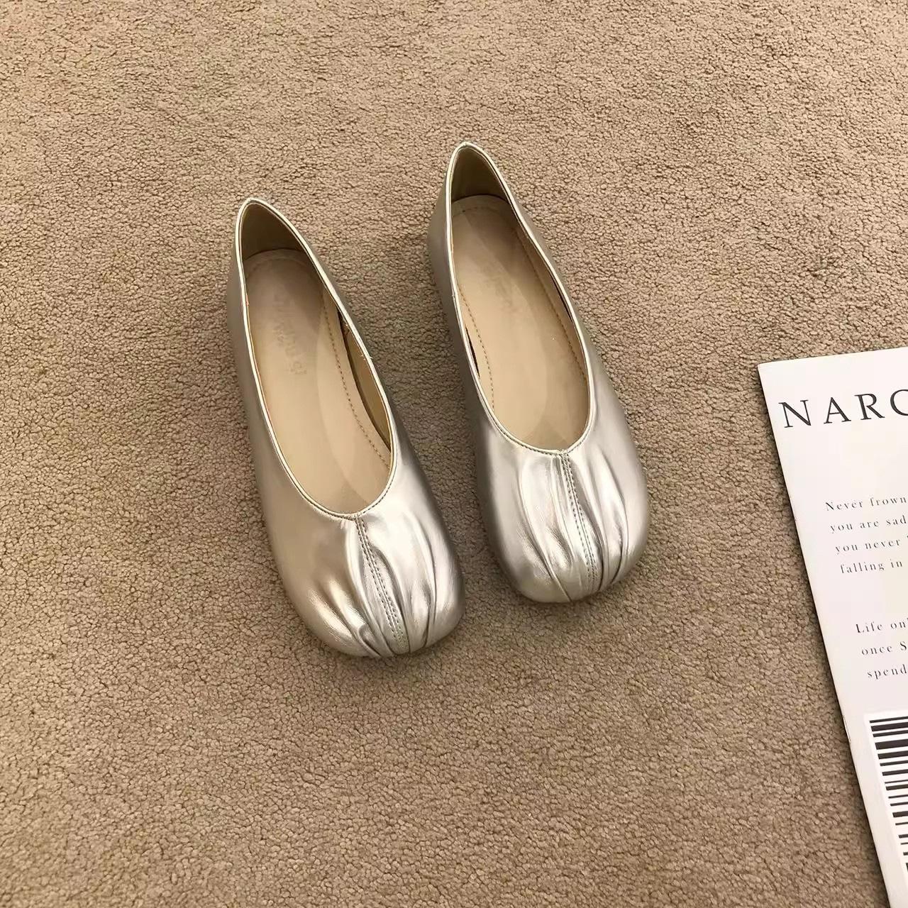 French silver Mary Jane single shoes women s 2024 spring and summer new flat-bottomed one-pedal pleated ballet grandma shoes 35 серебряный
French silver Mary Jane single shoes women s 2024 spring and summer new flat-bottomed one-pedal pleated ballet grandma shoes 35 серебряный