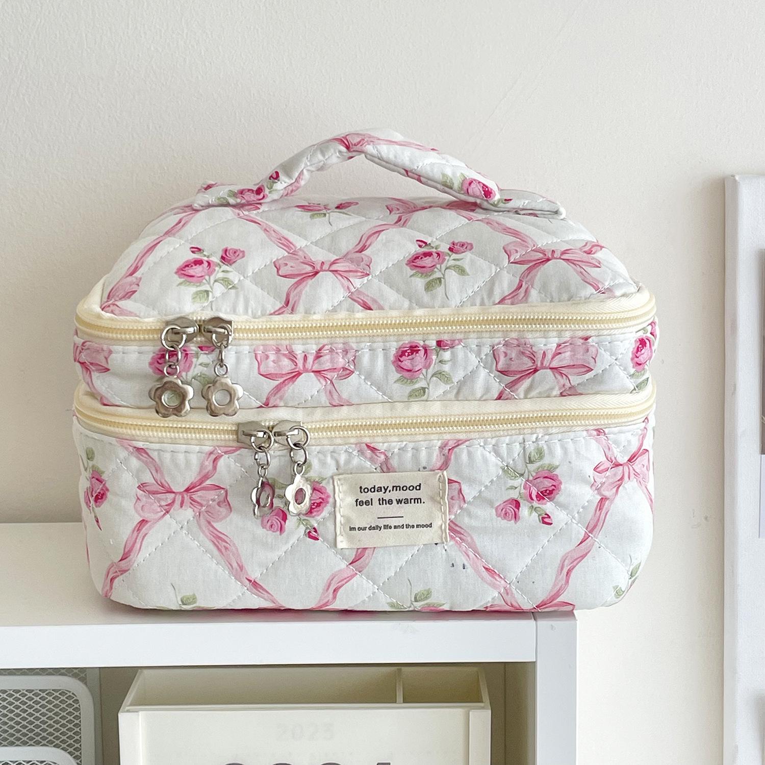 Double Layer Bowknot Cosmetic Bag - Large Capacity Makeup & Wash Organizer
Double Layer Bowknot Cosmetic Bag - Large Capacity Makeup & Wash Organizer