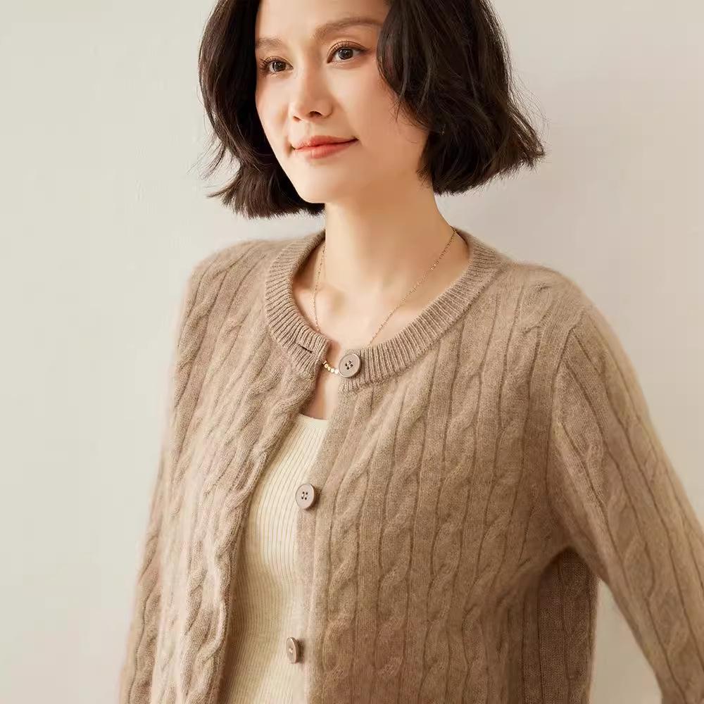 Women s Slim Fit Cashmere Crew Neck Cardigan – Soft, Warm, Twist Knit for Autumn & Winter L (110-130 jin)
Women s Slim Fit Cashmere Crew Neck Cardigan – Soft, Warm, Twist Knit for Autumn & Winter L (110-130 jin)