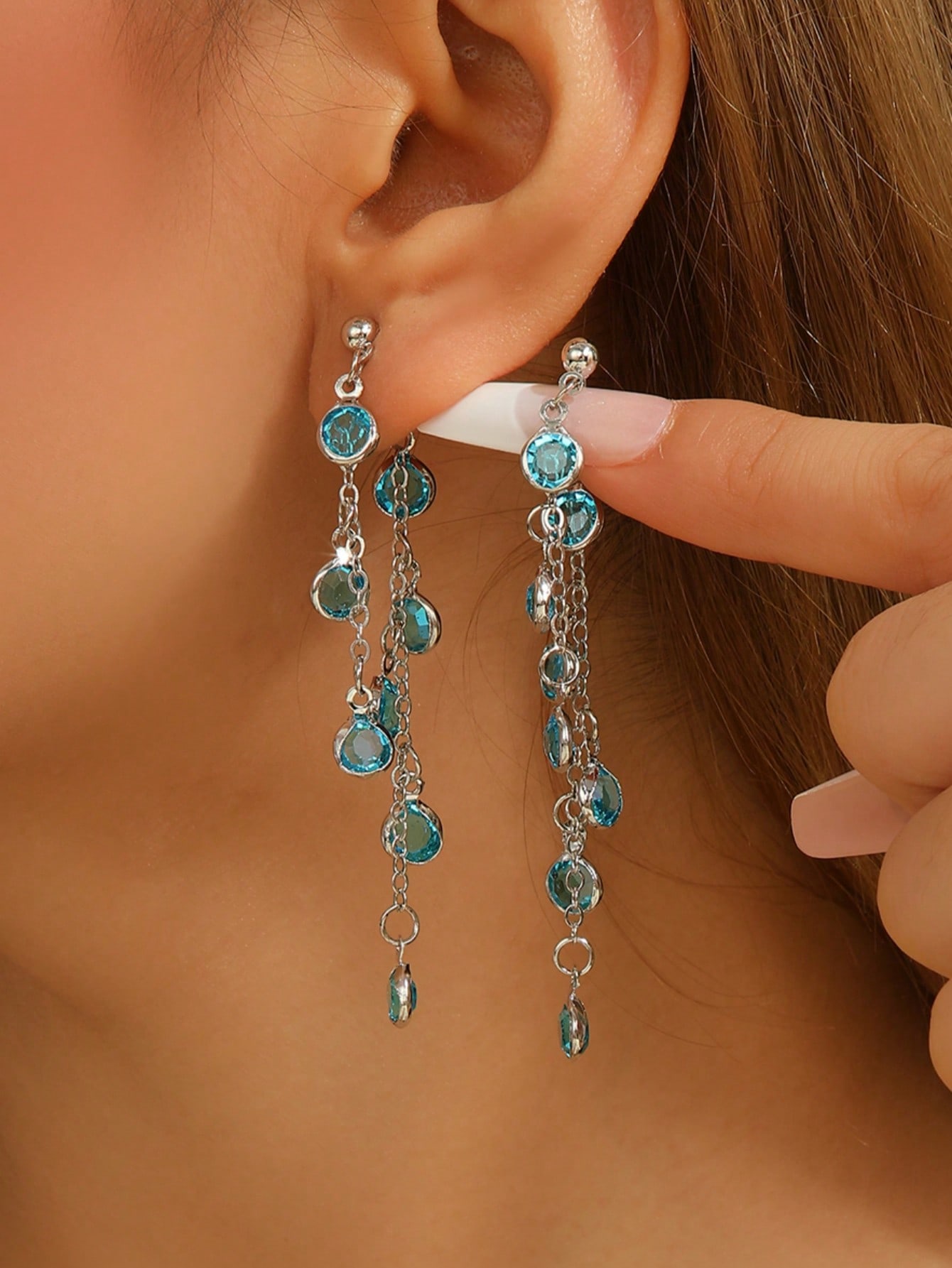 Модные серьги-подвески для женщин синий
Модные серьги-подвески для женщин синий