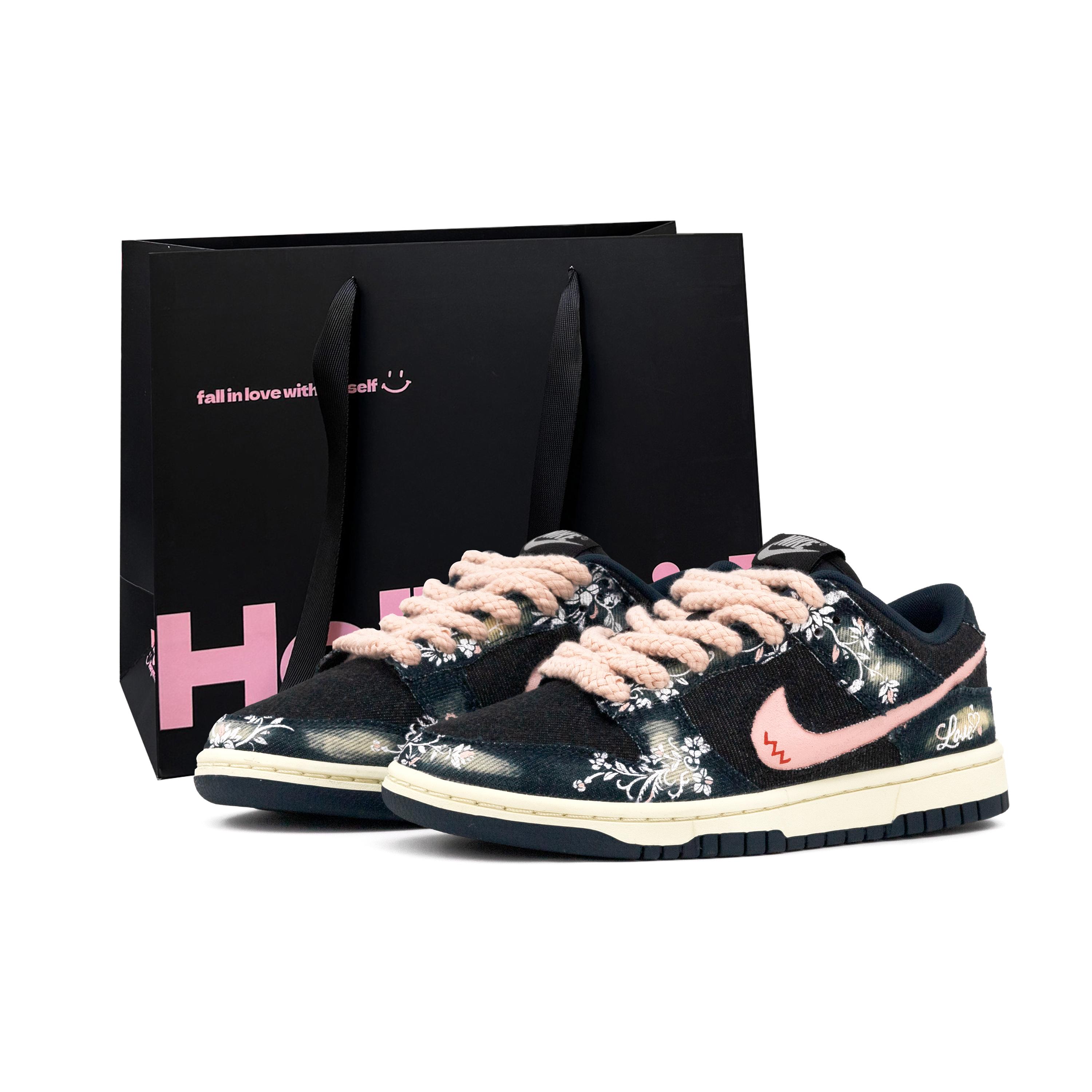 Nike Dunk Denim Slip Resistant Abrasion Resistant Low top Skateboard Shoes Women s Blue Pink HF1985-400(Team-love) 39
Nike Dunk Denim Slip Resistant Abrasion Resistant Low top Skateboard Shoes Women s Blue Pink HF1985-400(Team-love) 39