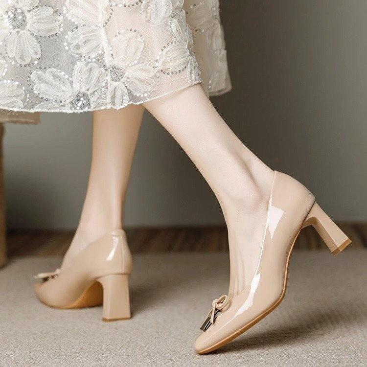 Square buckle thick heel single shoes spring new retro light mouth square head thick heel high heel single shoes women 35 телесный
Square buckle thick heel single shoes spring new retro light mouth square head thick heel high heel single shoes women 35 телесный