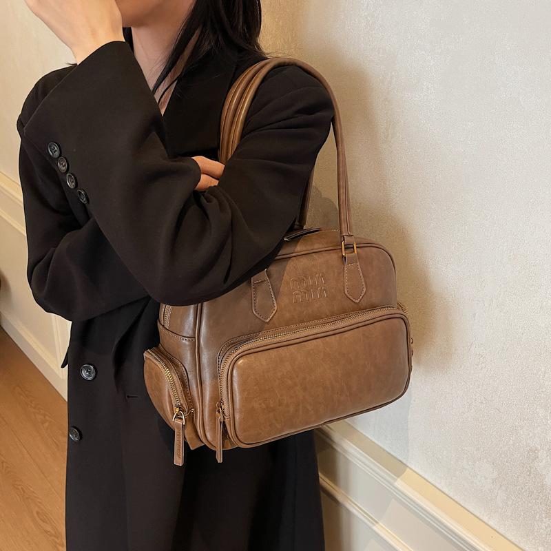 2024 новая сумка для боулинга в стиле ретро, сумка-локомотив, вместительная женская сумка, переносная сумка для отдыха через плечо под мышкой. 30*16*19 хаки
2024 новая сумка для боулинга в стиле ретро, сумка-локомотив, вместительная женская сумка, переносная сумка для отдыха через плечо под мышкой. 30*16*19 хаки