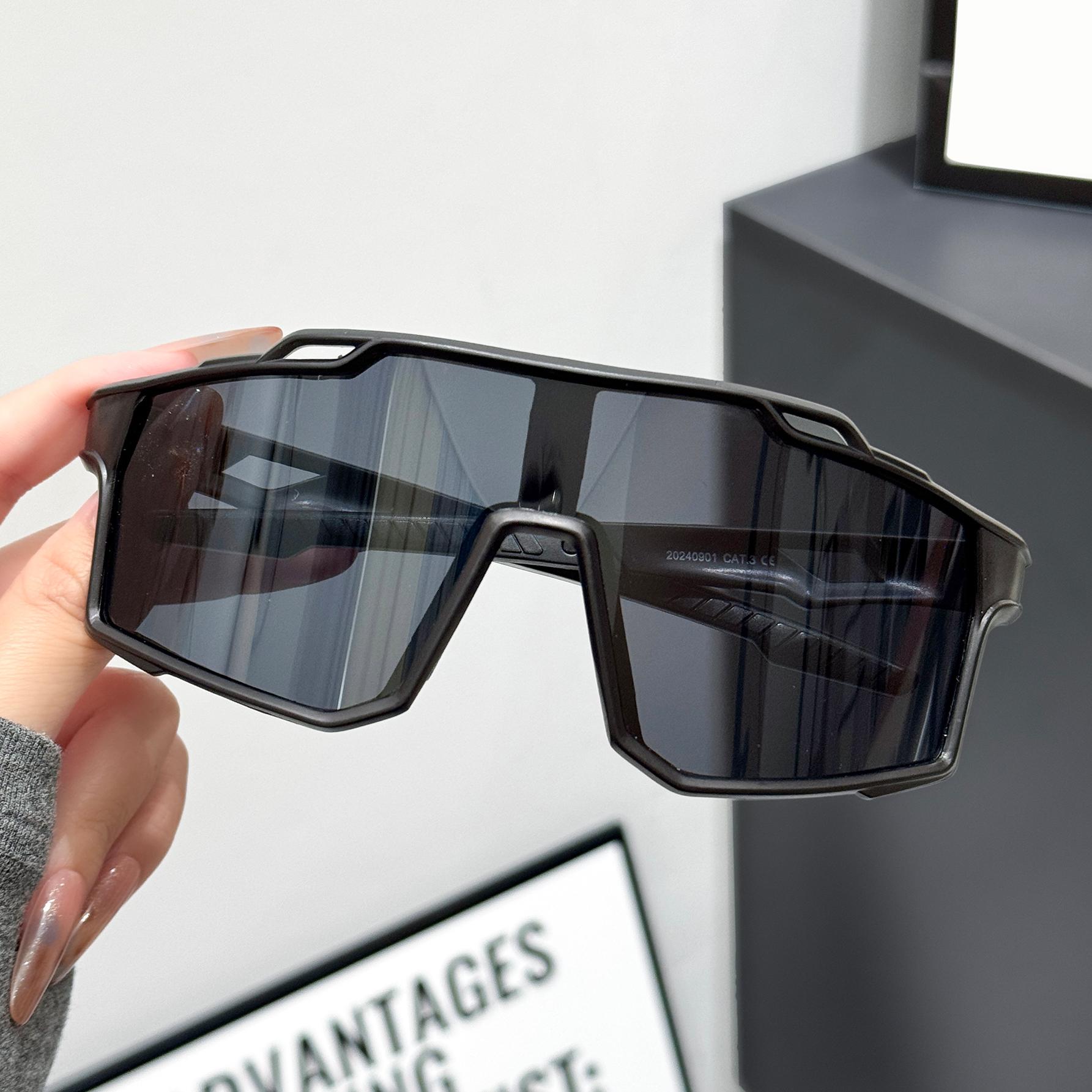 1Pc Oversized Square Frame Sports Glasses Men s and Women s Sunglasses Retro Punk Outdoor Skiing Bicycle Windproof Sunglasses
1Pc Oversized Square Frame Sports Glasses Men s and Women s Sunglasses Retro Punk Outdoor Skiing Bicycle Windproof Sunglasses