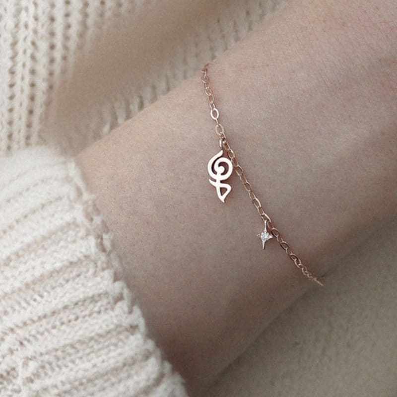 Atelier Darin Hakuna Matata Bracelet Pink gold plating (925 silver)
Atelier Darin Hakuna Matata Bracelet Pink gold plating (925 silver)