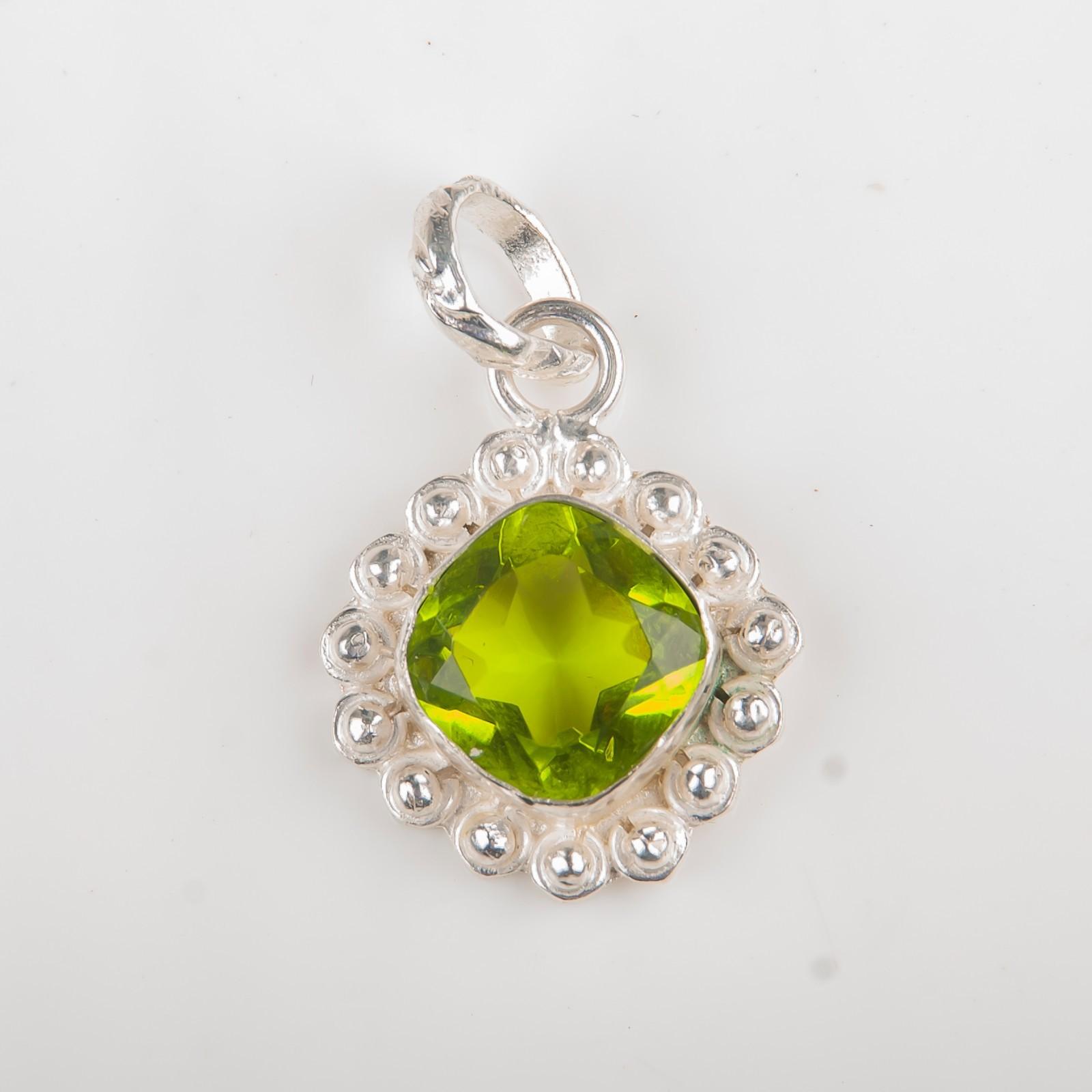 Peridot Gemstone 925 Sterling Silver Jewelry Handmade Pendant 1.37 Gift For Her PP-34-6
Peridot Gemstone 925 Sterling Silver Jewelry Handmade Pendant 1.37 Gift For Her PP-34-6
