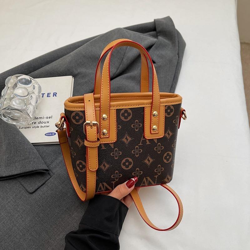 Популярные маленькие сумки женские осенне-зимние универсальные новые модные на плечо, сумка-мессенджер, сумка-ведро
Популярные маленькие сумки женские осенне-зимние универсальные новые модные на плечо, сумка-мессенджер, сумка-ведро