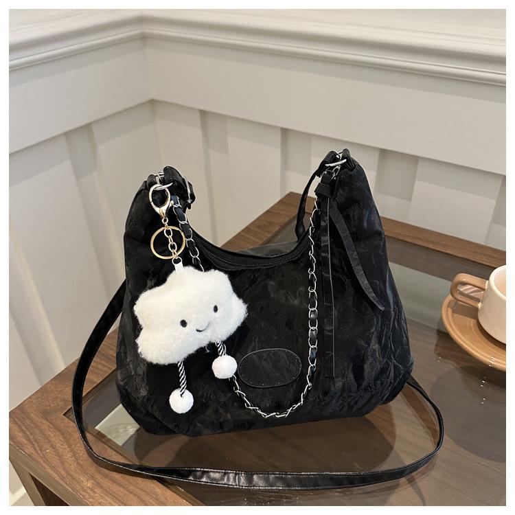 Popular Large Capacity Tote Bag, 2025 New Simple Casual Shoulder Bag, Fashionable Versatile Commuting Bags no pendant чёрный
Popular Large Capacity Tote Bag, 2025 New Simple Casual Shoulder Bag, Fashionable Versatile Commuting Bags no pendant чёрный