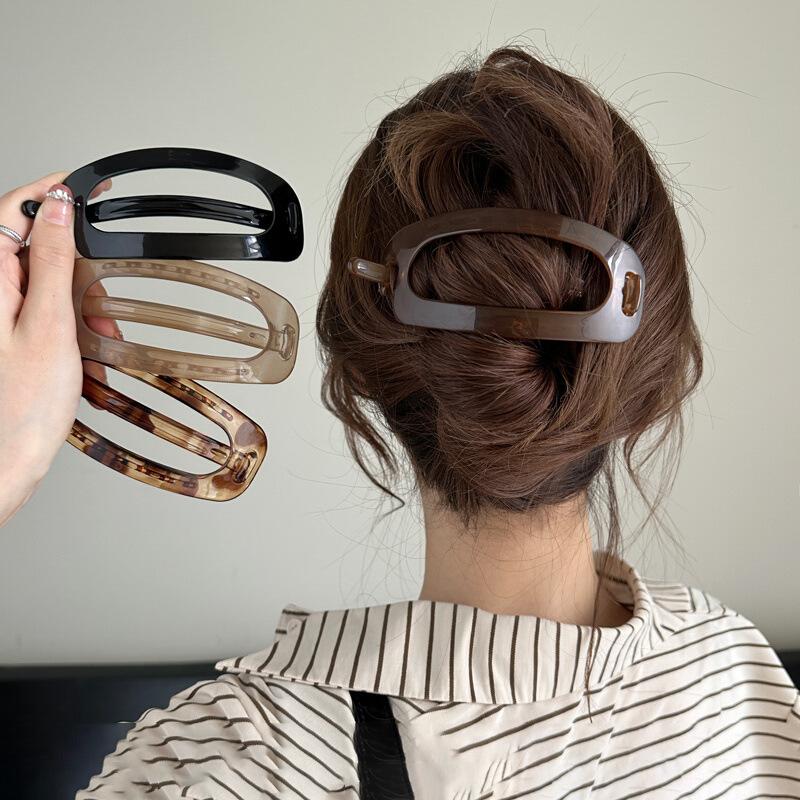 Oval hollow acrylic one-word hairpin retro temperament simple hairpin Korean version fashion temperament hair accessories
Oval hollow acrylic one-word hairpin retro temperament simple hairpin Korean version fashion temperament hair accessories