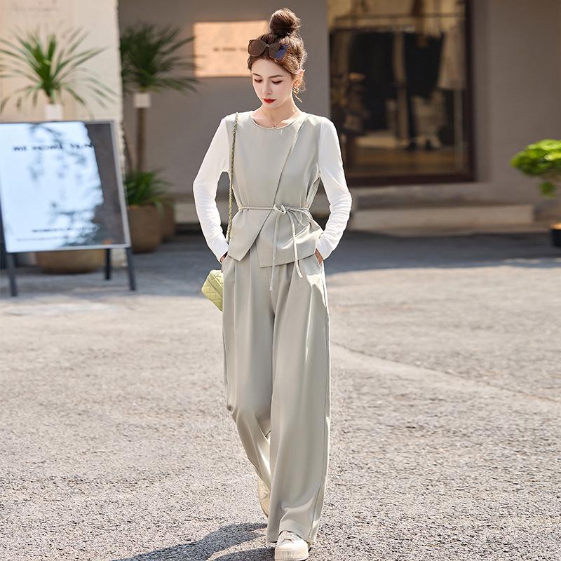 2025 Spring Women s Fashion Wide-Leg Pant Set: Light Shirt, Vest & Long Pants Ensemble R5518 M (105-115 jin)
2025 Spring Women s Fashion Wide-Leg Pant Set: Light Shirt, Vest & Long Pants Ensemble R5518 M (105-115 jin)
