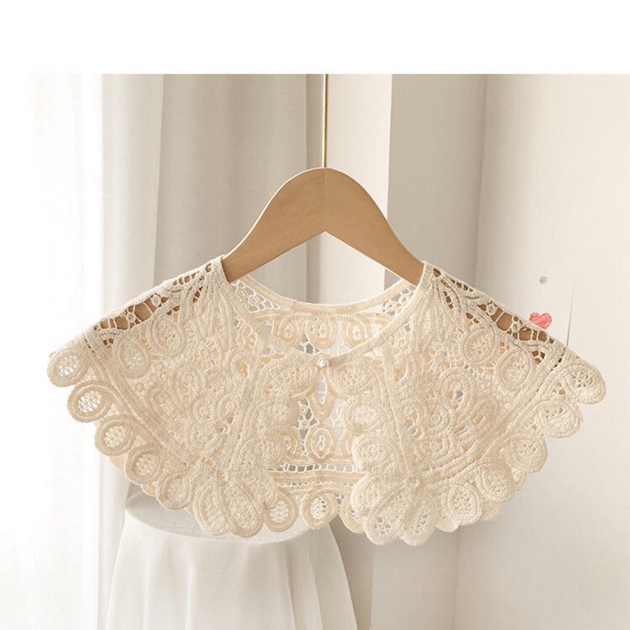 Японская маленькая шаль ручной работы в стиле ретро, вязаная крючком, ажурная кружевная жилетка с юбкой и декоративным накладным воротником бежевый
Японская маленькая шаль ручной работы в стиле ретро, вязаная крючком, ажурная кружевная жилетка с юбкой и декоративным накладным воротником бежевый