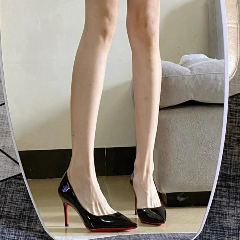 Черные туфли на высоком каблуке с красной подошвой женские тонкие каблуки 2025 новая осень и зима боковые пустые с острым носком сексуальный темперамент знаменитость лакированная обувь 40
Черные туфли на высоком каблуке с красной подошвой женские тонкие каблуки 2025 новая осень и зима боковые пустые с острым носком сексуальный темперамент знаменитость лакированная обувь 40