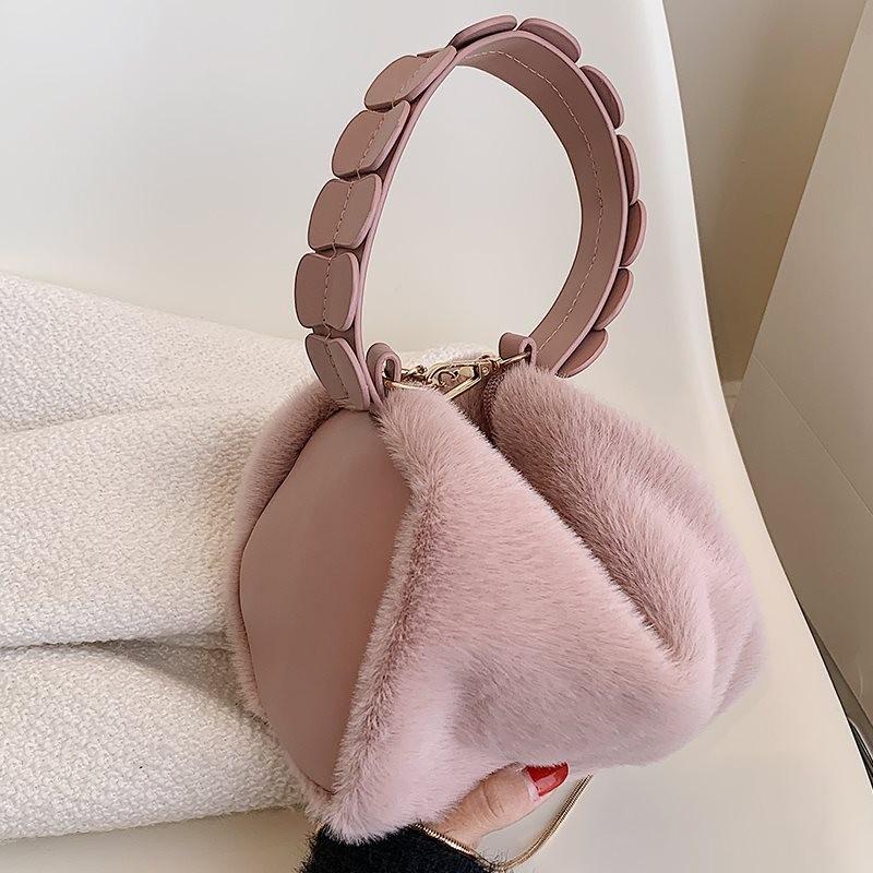 Stylish Plush Tote Bag Soft Texture Chic Crossbody Handbag For Casual Outings Soft Pink
Stylish Plush Tote Bag Soft Texture Chic Crossbody Handbag For Casual Outings Soft Pink