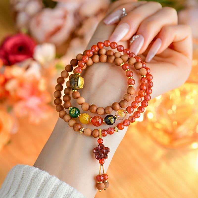 Five Gods of Wealth Bracelet: Sandalwood & Southern Red Agate in New Chinese Retro Style
Five Gods of Wealth Bracelet: Sandalwood & Southern Red Agate in New Chinese Retro Style