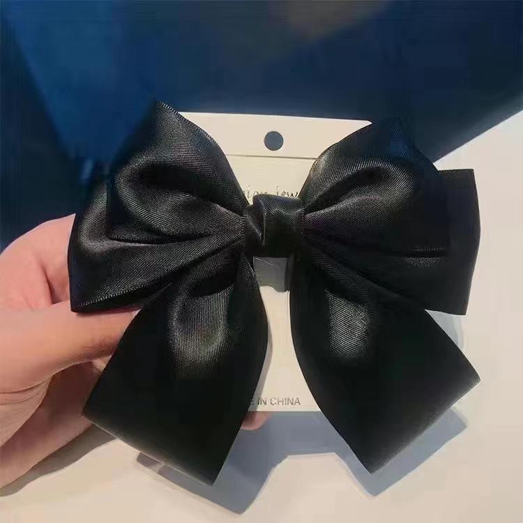 Handmade Triple-Layer Red Bow Duckbill Hair Clip Accessory
Handmade Triple-Layer Red Bow Duckbill Hair Clip Accessory