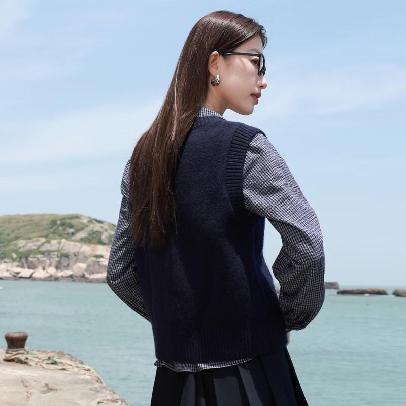 Триколорный вязаный жилет без рукавов большого размера с медведем и бантом 2XL 175/100B
Триколорный вязаный жилет без рукавов большого размера с медведем и бантом 2XL 175/100B