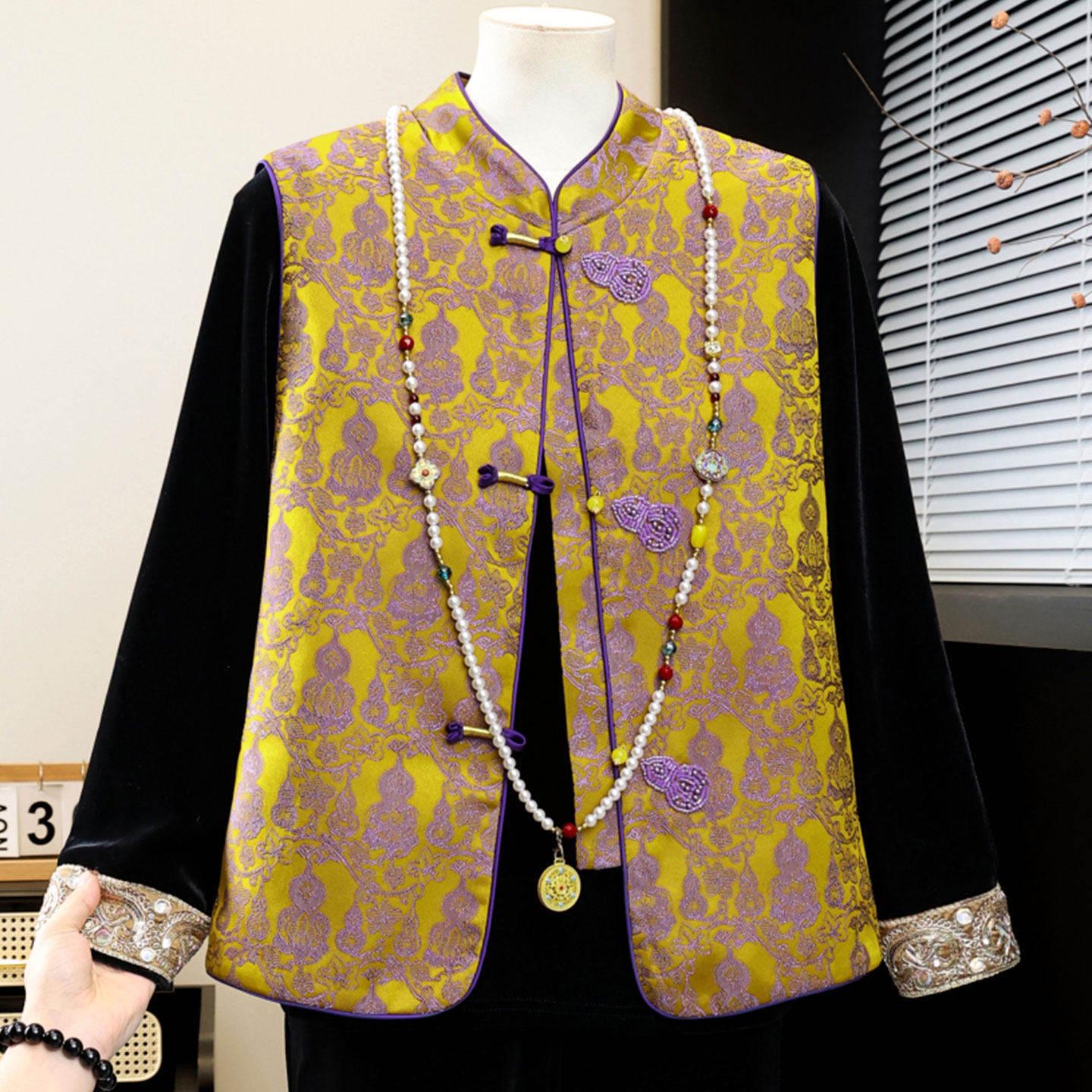 Spring Gold Velvet Jacket and Jacquard Vest Set for Mom and Mother-in-Law 2XL (105-120 catties)
Spring Gold Velvet Jacket and Jacquard Vest Set for Mom and Mother-in-Law 2XL (105-120 catties)