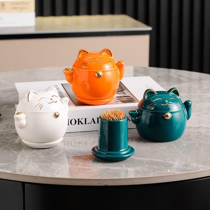 Керамические контейнеры для хранения зубной нити Lucky Cat, держатель для зубочисток, диспенсер с крышками, банка для хранения ватных палочек для дома, гостиной
Керамические контейнеры для хранения зубной нити Lucky Cat, держатель для зубочисток, диспенсер с крышками, банка для хранения ватных палочек для дома, гостиной
