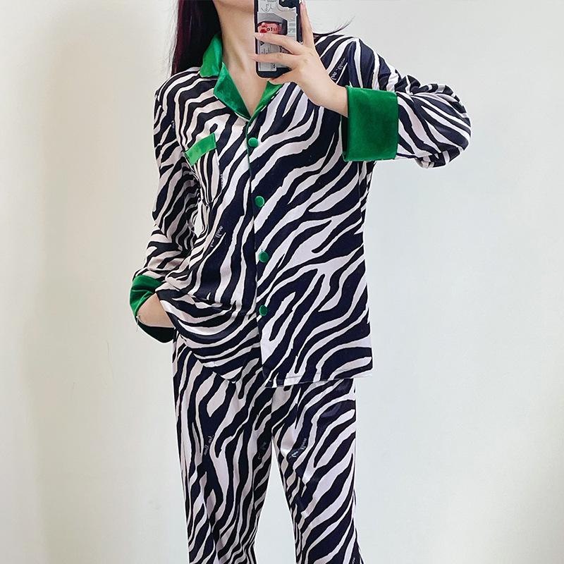 Пижамный костюм с брюками из розовой клетчатой ткани с принтом, осенний новый бархатный пижамный комплект для женщин, свободная повседневная домашняя одежда с длинным рукавом, одежда для отдыха XL
Пижамный костюм с брюками из розовой клетчатой ткани с принтом, осенний новый бархатный пижамный комплект для женщин, свободная повседневная домашняя одежда с длинным рукавом, одежда для отдыха XL