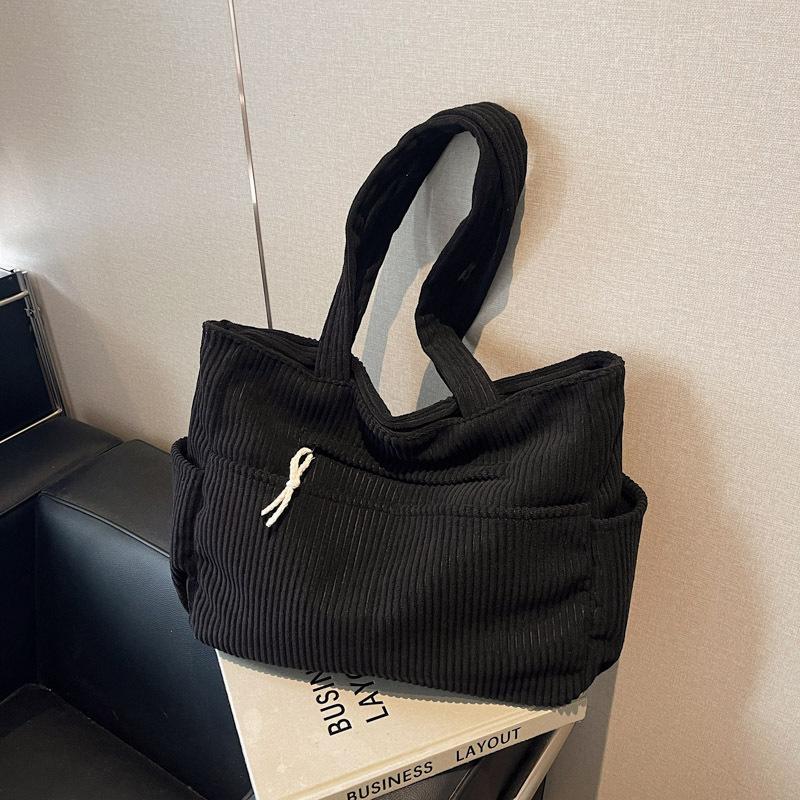 Corduroy bag women s large-capacity new autumn and winter versatile shoulder bag high-end commuter tote bag чёрный
Corduroy bag women s large-capacity new autumn and winter versatile shoulder bag high-end commuter tote bag чёрный