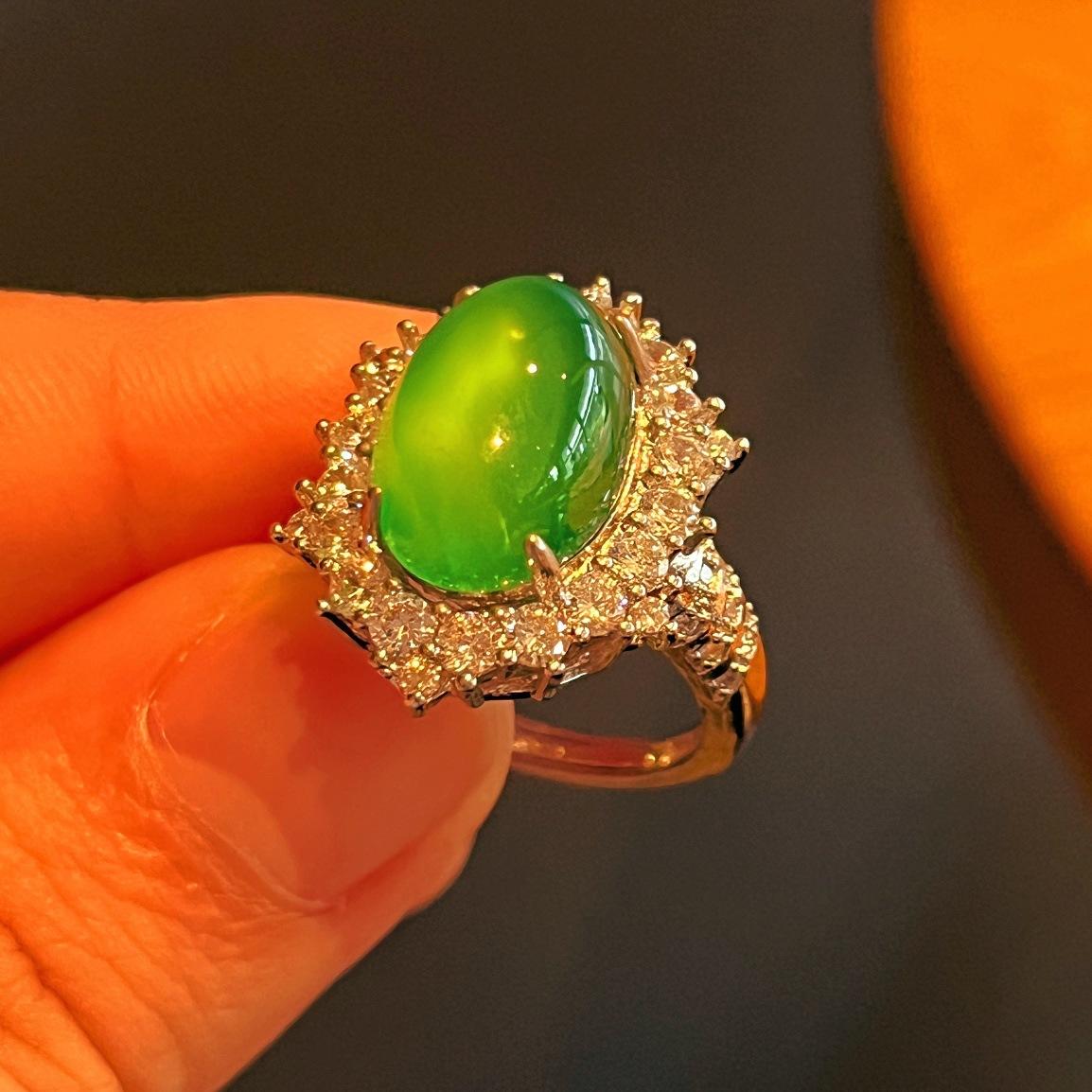 Full Green, Yang Green, Natural Agate Green Chalcedony Ring, Women S Opening Is Slightly Inlaid, And The Real Shot Is Fidelity.
Full Green, Yang Green, Natural Agate Green Chalcedony Ring, Women S Opening Is Slightly Inlaid, And The Real Shot Is Fidelity.