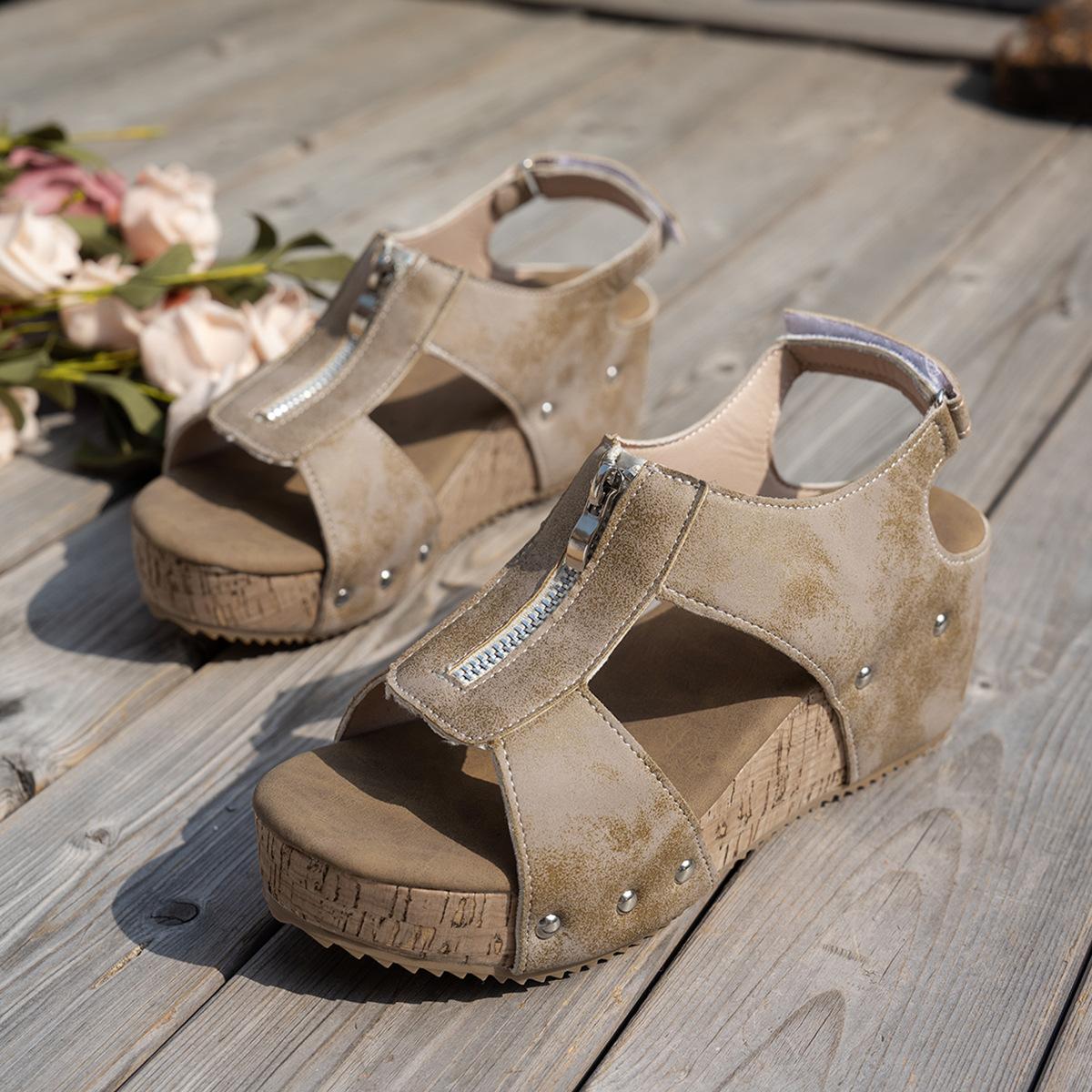 Босоножки на платформе с заклепками большого размера женские 2025 лето новые женские повседневные босоножки на танкетке с открытым носком 36
Босоножки на платформе с заклепками большого размера женские 2025 лето новые женские повседневные босоножки на танкетке с открытым носком 36