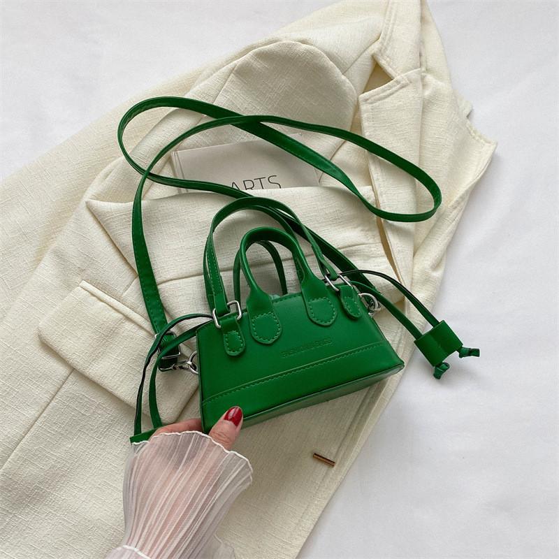 Chic Retro Handheld Bag For Autumn Fashionable Minimalist Shoulder Bag With Unique Design
Chic Retro Handheld Bag For Autumn Fashionable Minimalist Shoulder Bag With Unique Design