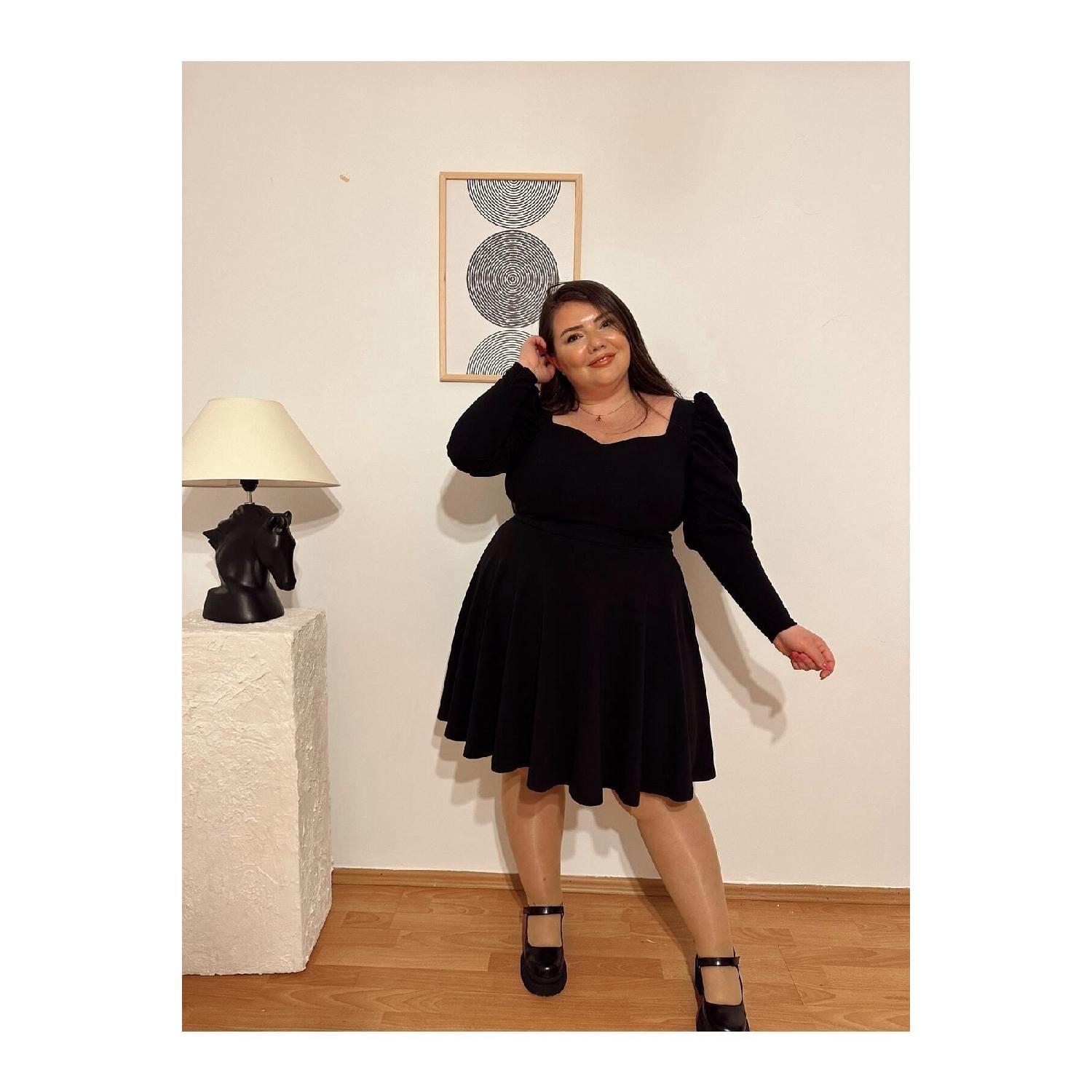 Balloon Sleeve Heart Neck Black Large Size Dress 2XL чорний
Balloon Sleeve Heart Neck Black Large Size Dress 2XL чорний