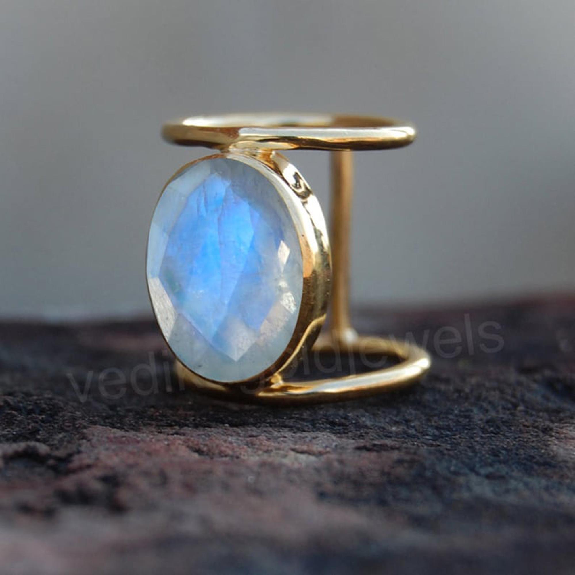 Oval Rose Cut Rainbow Moonstone 925 Sterling Silver Yellow Gold Overlay Ring Jewelry 8 жовтий/золотий
Oval Rose Cut Rainbow Moonstone 925 Sterling Silver Yellow Gold Overlay Ring Jewelry 8 жовтий/золотий