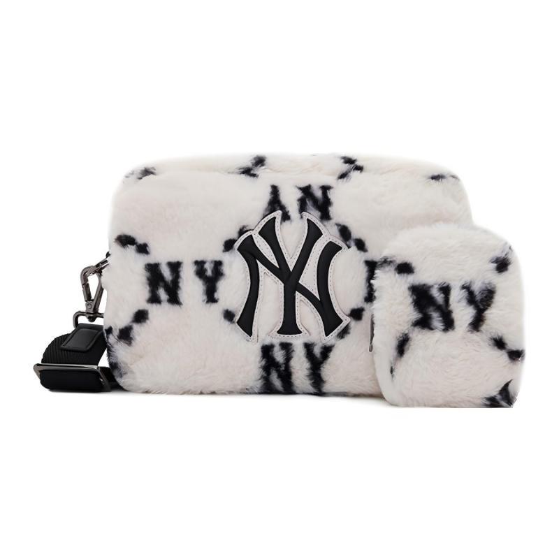 MLB Monogram Collection Plush Combo Bag, Camera Bag, Shoulder Bag, Crossbody Bag Regular Unisex Cream White Casual 3ACRM1026-50CRD
MLB Monogram Collection Plush Combo Bag, Camera Bag, Shoulder Bag, Crossbody Bag Regular Unisex Cream White Casual 3ACRM1026-50CRD