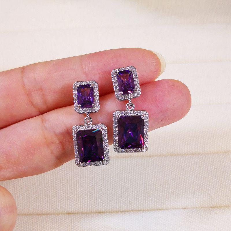 Slightly Inlaid Leaf Water Drop Gradient Color Luxury Female Accessories Purple Square Is about 2.6* 1cm
Slightly Inlaid Leaf Water Drop Gradient Color Luxury Female Accessories Purple Square Is about 2.6* 1cm