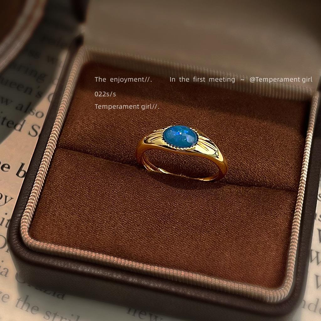 The real thing is beautiful, thickly plated 18K real gold color retention opening adjustable synthetic opal ring retro jewelry
The real thing is beautiful, thickly plated 18K real gold color retention opening adjustable synthetic opal ring retro jewelry