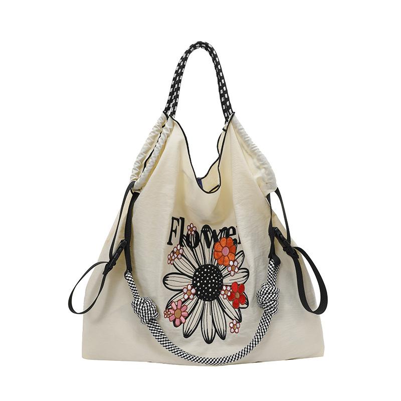 Floral color block shoulder bag with fashiable embroidery crossbody bag with luxurious texture tote bag
Floral color block shoulder bag with fashiable embroidery crossbody bag with luxurious texture tote bag