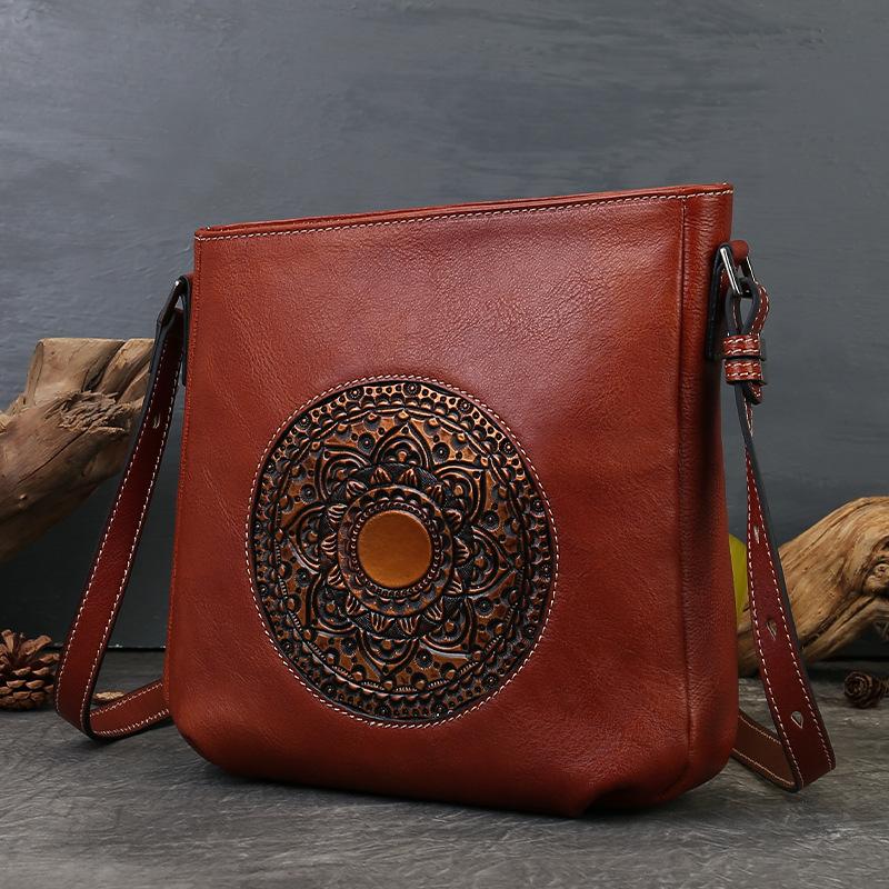 Johnature Retro Totem Embossed Genuine Leather Women s Bag Shoulder Bag Cowhide Versatile Small Square Bag коричневый
Johnature Retro Totem Embossed Genuine Leather Women s Bag Shoulder Bag Cowhide Versatile Small Square Bag коричневый