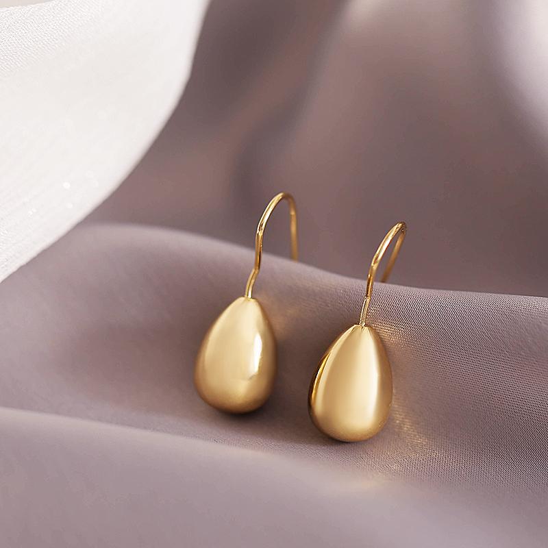 European and American Simple Water Drop Metal Dangle Earrings 2026 Korean Fashion Jewelry For women s Girl Temperament Earrings
European and American Simple Water Drop Metal Dangle Earrings 2026 Korean Fashion Jewelry For women s Girl Temperament Earrings