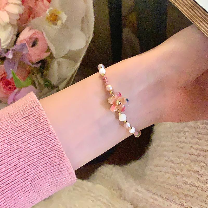 Freshwater pearl red pattern stone shell bead flower bracelet fashion light luxury bracelet sweet versatile jewelry women s high sense
Freshwater pearl red pattern stone shell bead flower bracelet fashion light luxury bracelet sweet versatile jewelry women s high sense