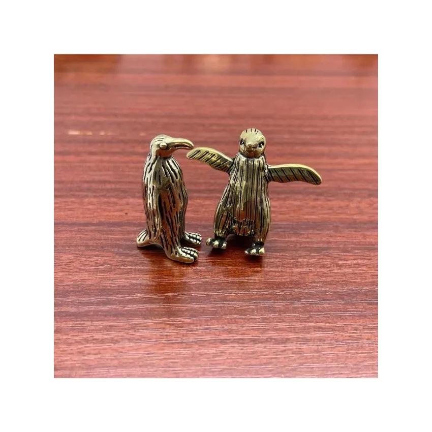 Marine Animal Cute Craft Collection Children Funny Brass Standing Little Penguin Statue Desktop Decorative Trinkets Creativity світло-сірого кольору
Marine Animal Cute Craft Collection Children Funny Brass Standing Little Penguin Statue Desktop Decorative Trinkets Creativity світло-сірого кольору