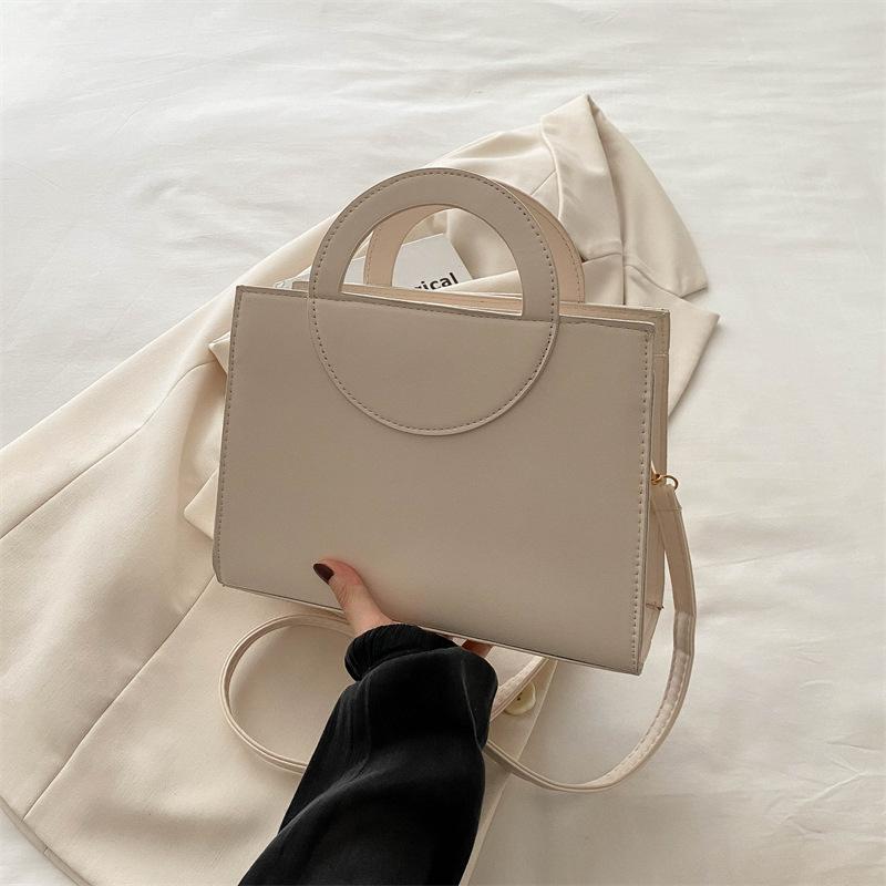 Ніша текстури літо нова модна сумка через плече сумка повсякденна естетична ретро індивідуальність сумка білий
Ніша текстури літо нова модна сумка через плече сумка повсякденна естетична ретро індивідуальність сумка білий