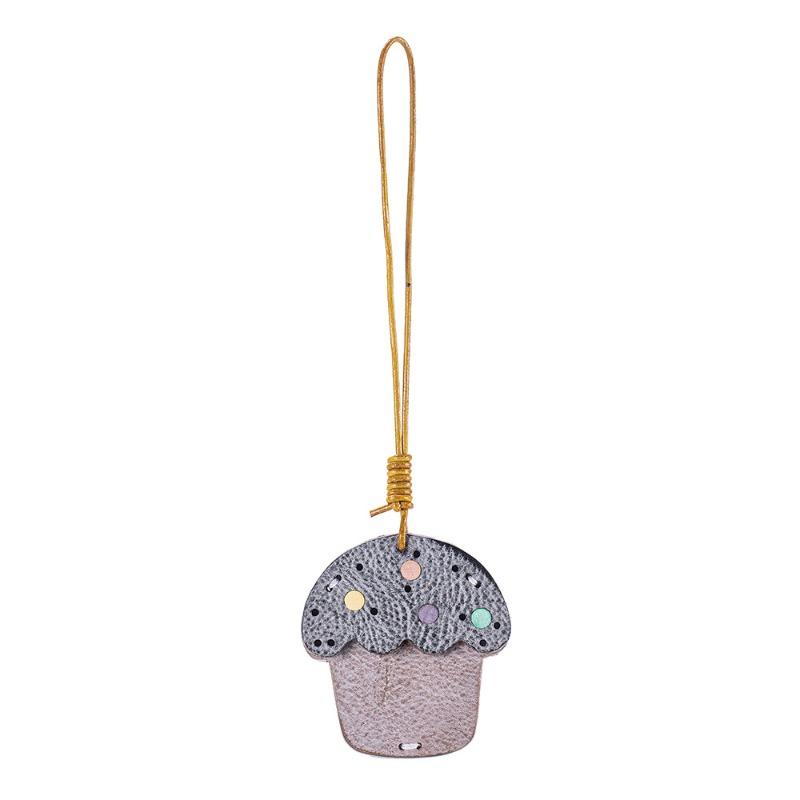 The new fog wax cowhide will be rich soon, bag pendant, genuine leather car key, car pendant, keychain, small Trojan horse.
The new fog wax cowhide will be rich soon, bag pendant, genuine leather car key, car pendant, keychain, small Trojan horse.