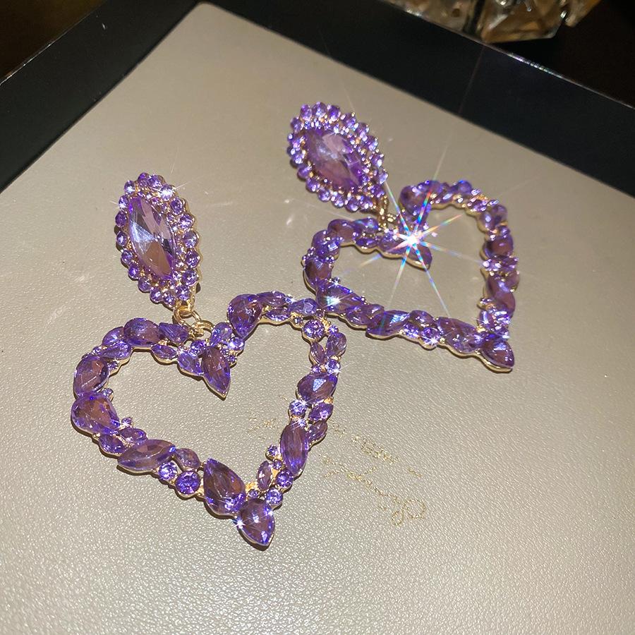 Сережки-пусети Серце з цирконієм та стразами Срібна голка - Дизайн високої моди
Сережки-пусети Серце з цирконієм та стразами Срібна голка - Дизайн високої моди